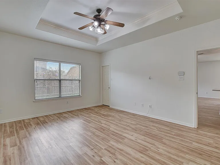 4423 Garden Ridge Ct — Photo 16