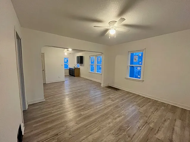 2 bed, 922 sqft, $1,000 — Photo 3