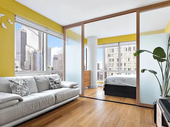 350 W 42nd St, New York, NY