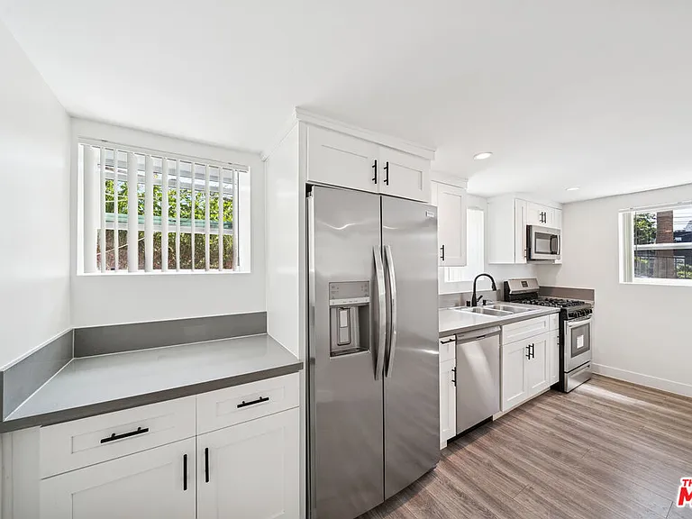 1267 Vin Scully Ave #1/2 — Photo 4
