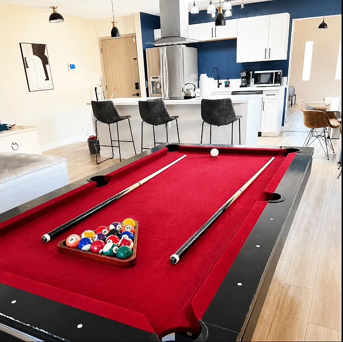 3 bed, $5,800 — Photo 1