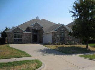 5820 Lorenzo Dr, Grand Prairie, TX 75052