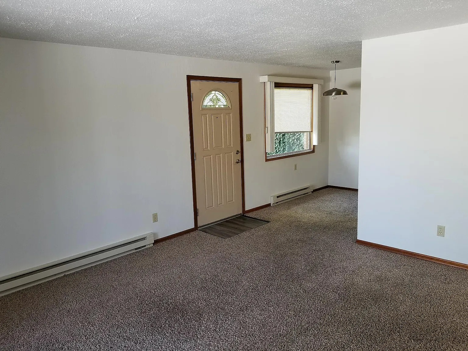1 bed, 700 sqft, $1,200 — Photo 4