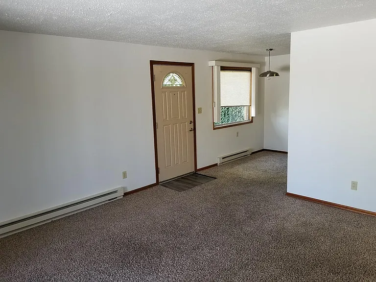1630 E South Riverton Ave #7 — Photo 4