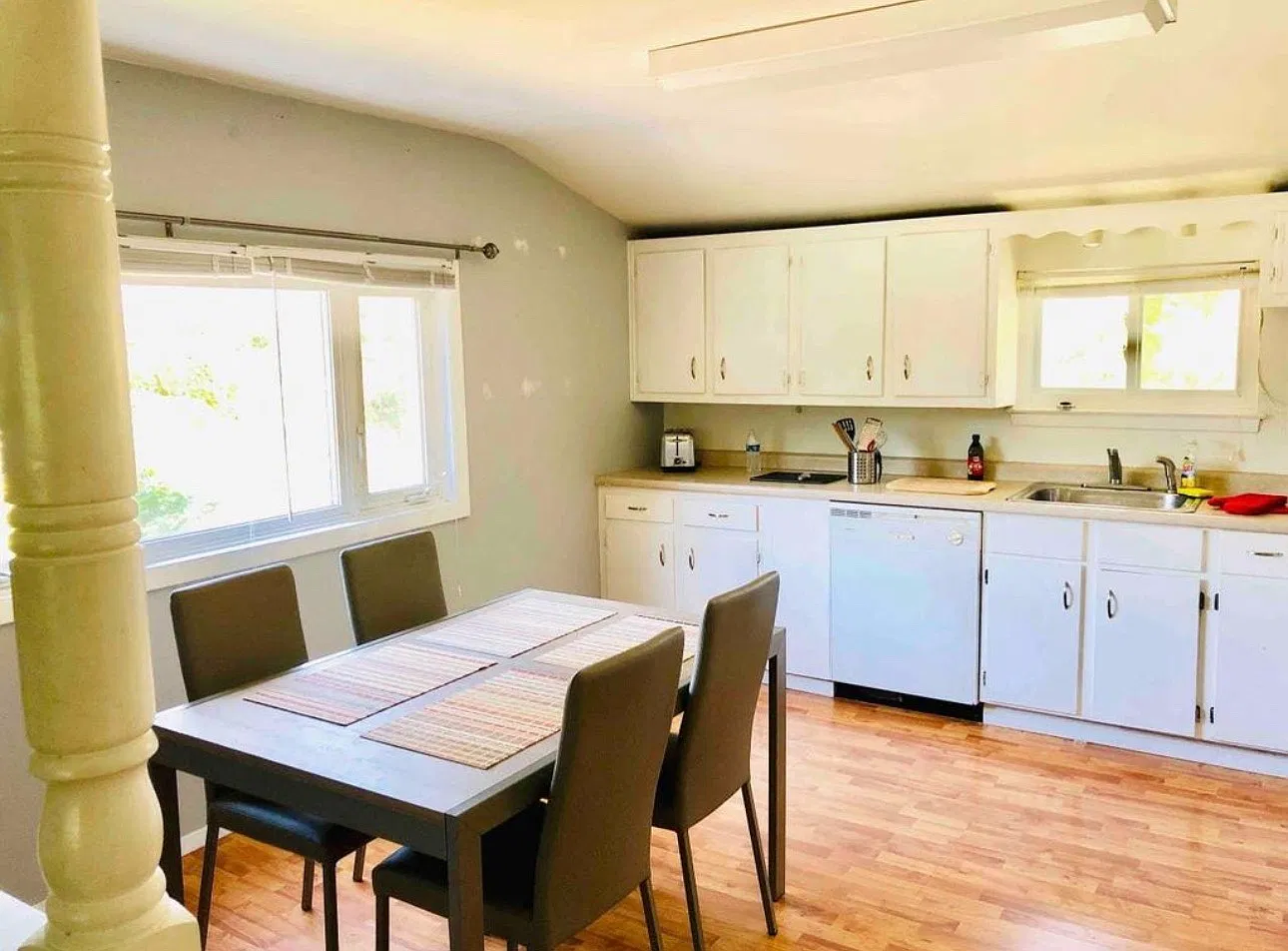 2 bed, 1150 sqft, $2,300 — Photo 2