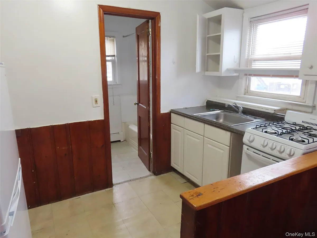 Building Photo - 78A Deer Park Ave #2B