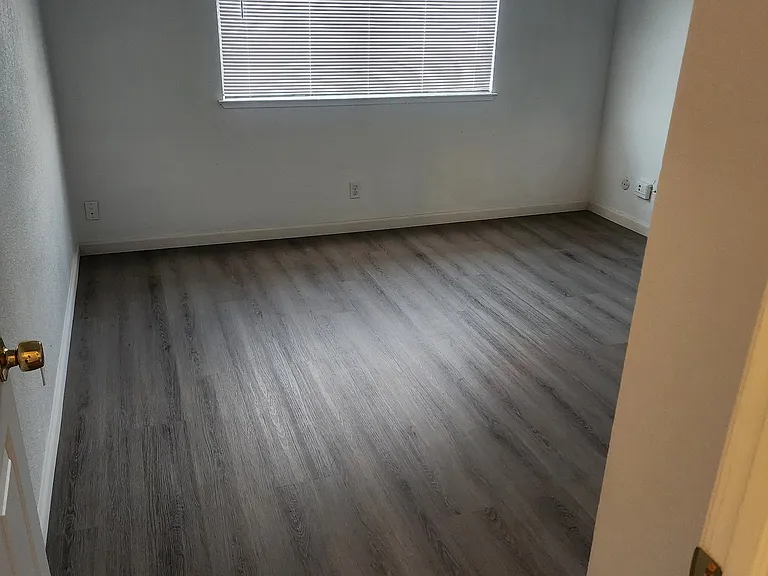 2928 Peachtree Dr #4 — Photo 5