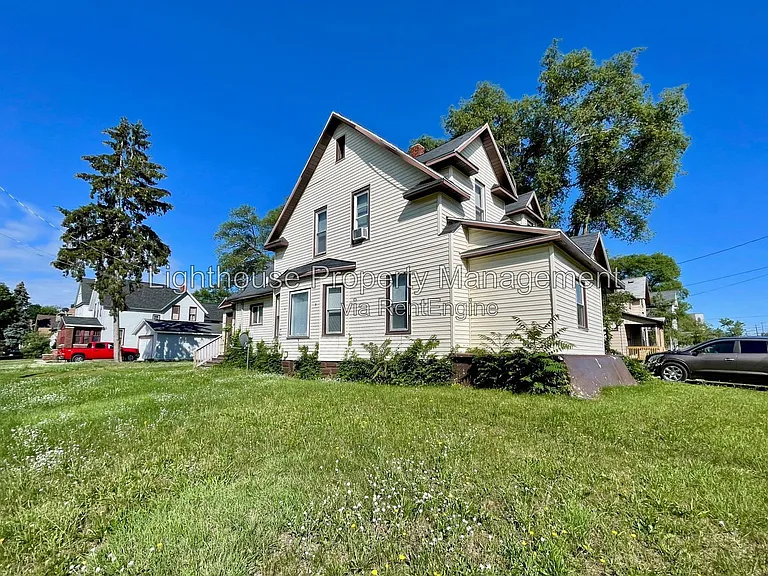 1167 Pine St — Photo 1