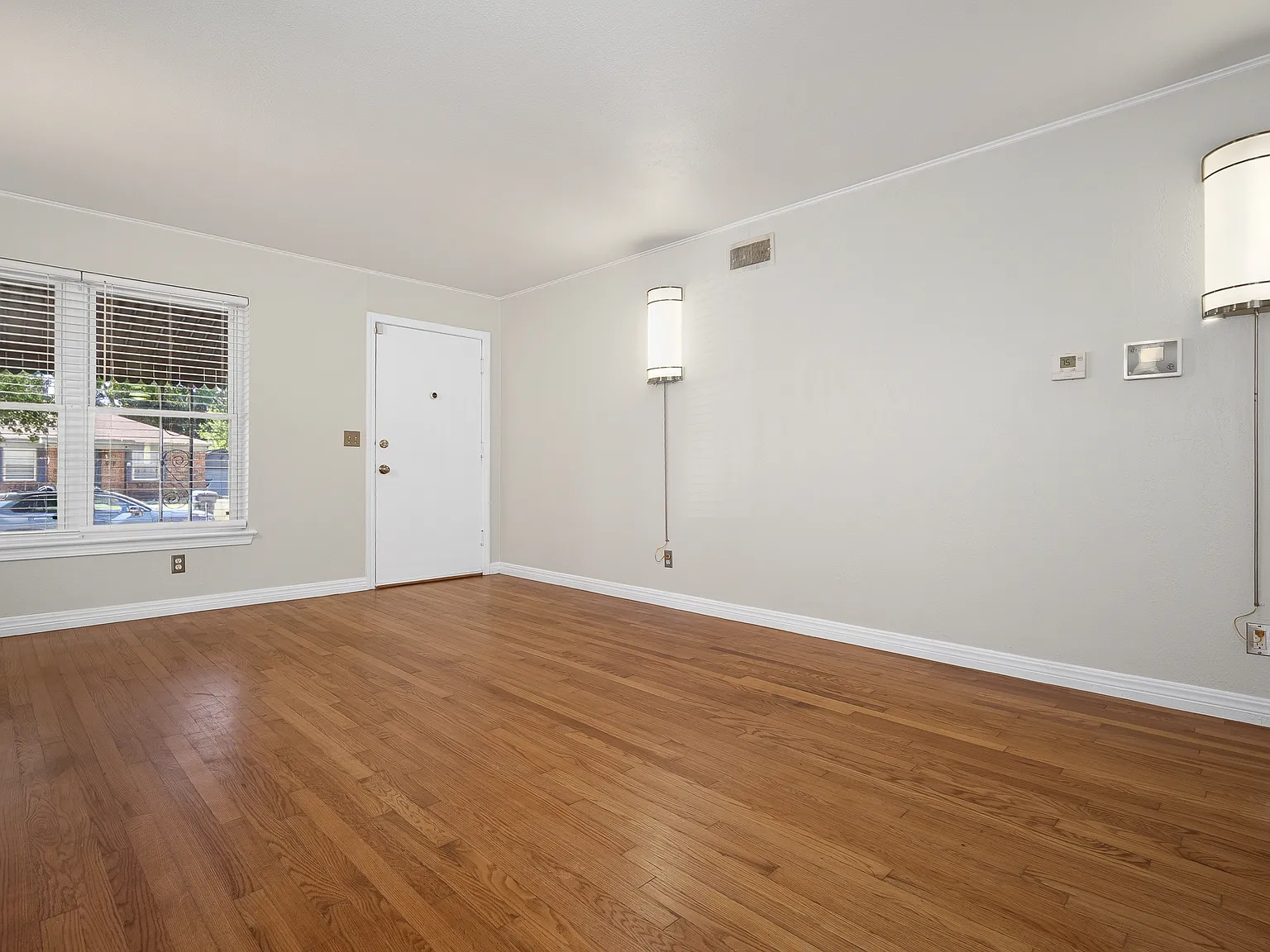 2 bed, 1.5 bath, 1611 sqft, $1,450 — Photo 3