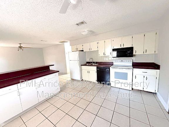 3rd image of 670 Garden St W
