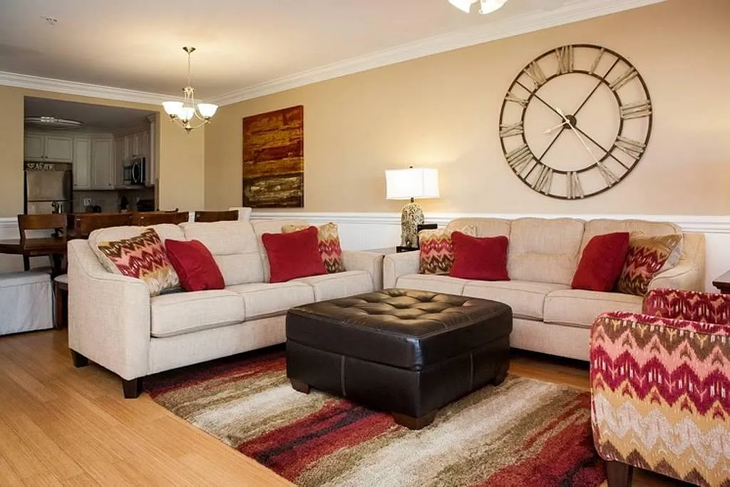 3 bed, 2.5 bath, 2200 sqft, $4,000 — Photo 1