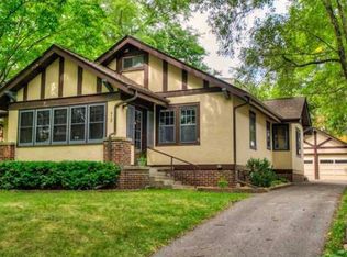 912 39th St, Des Moines, IA 50312