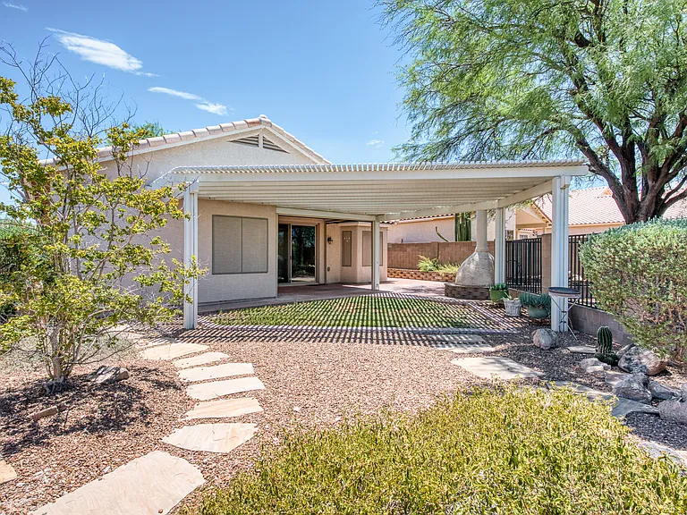 680 S Lucinda Dr — Photo 23