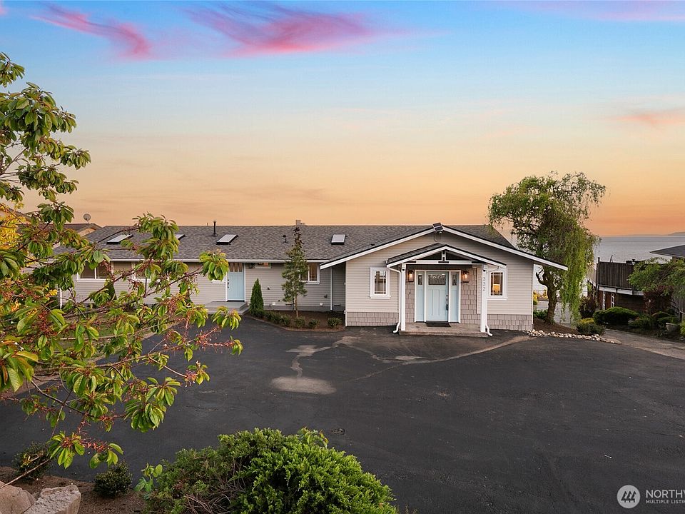 1st image of 332 Priest Point Drive NW