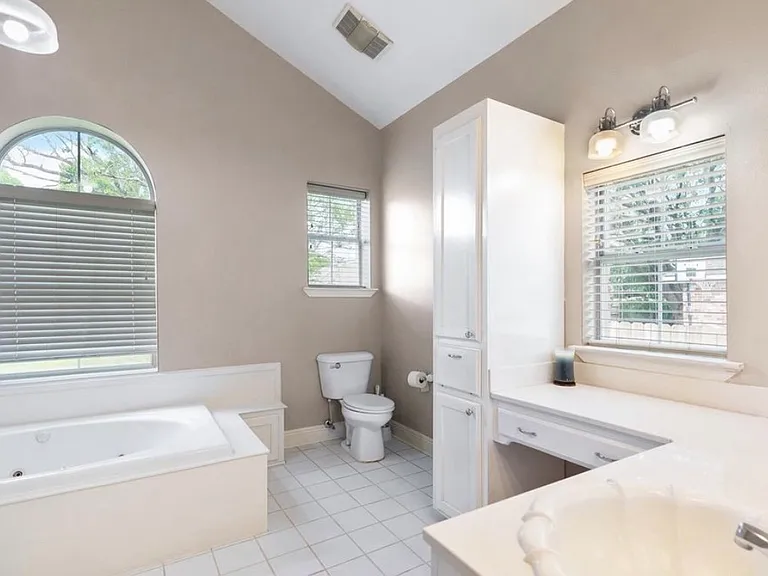 3983 Hemlock St — Photo 11