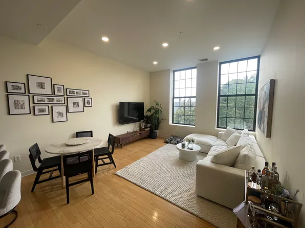 72 Ashland St APT 305, Malden, MA 02148