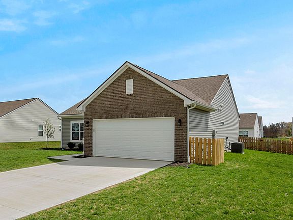 3rd image of 414 Quincy Cir