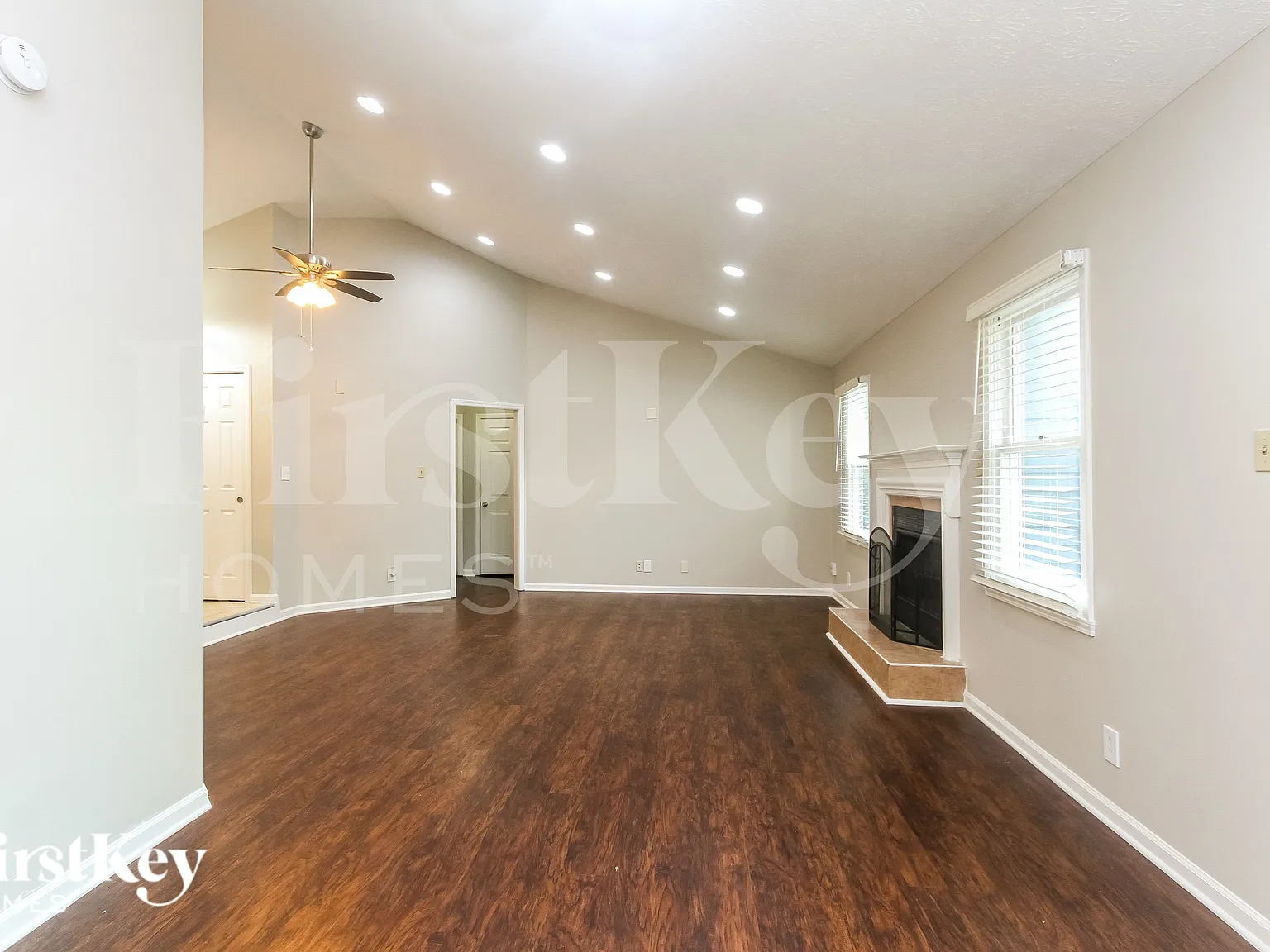 3 bed, 2.0 bath, 1614 sqft, $2,250 — Photo 4