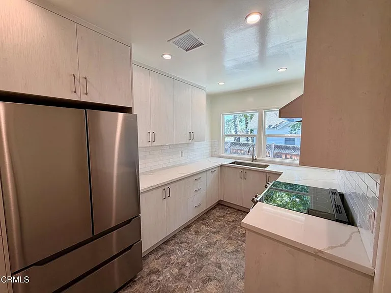 131 Poinsettia Ave — Photo 6