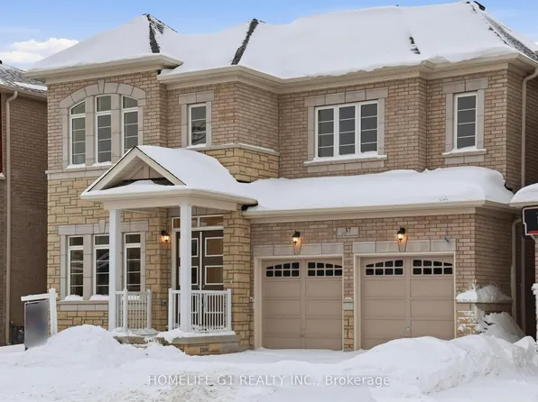 37 N Park Blvd, Oakville, ON L6M 0W8