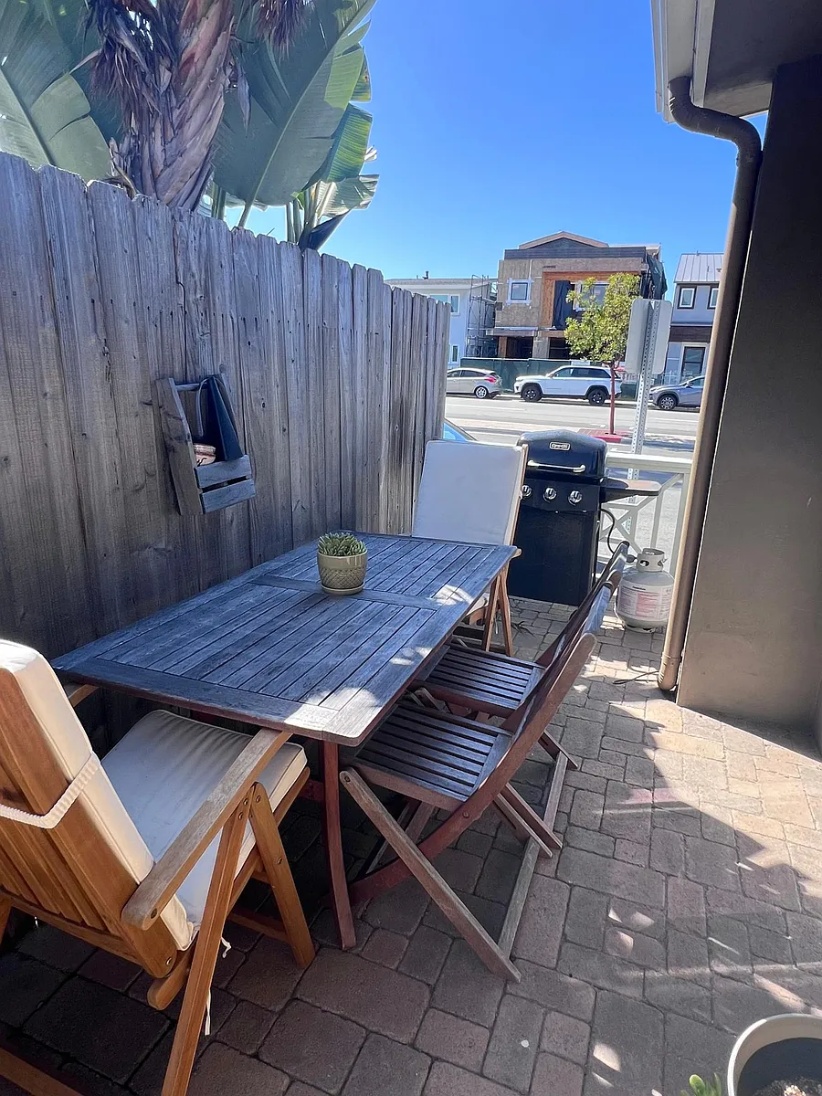 Building Photo - 1108 W Balboa Blvd #A