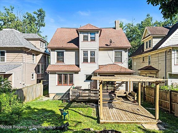 3rd image of 723 N Irving Ave