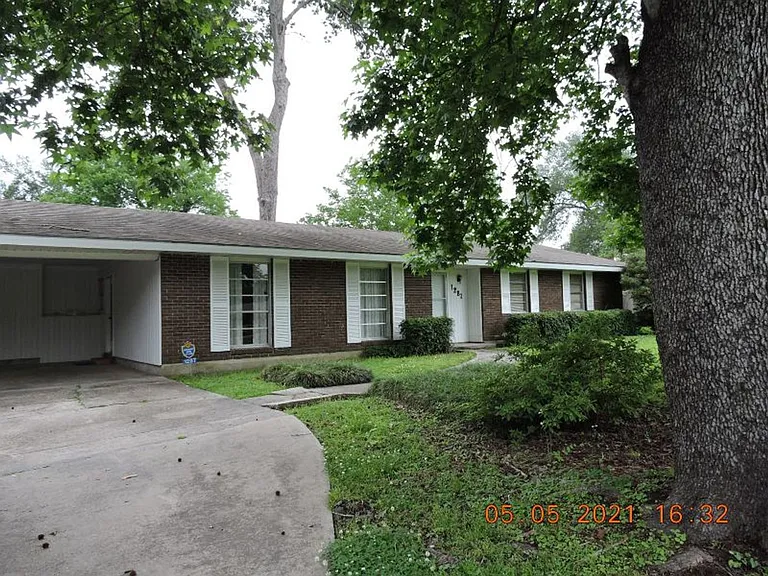 1287 Rodney Dr — Photo 2