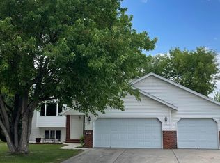 1701 33 1/2 St S, Moorhead, MN 56560