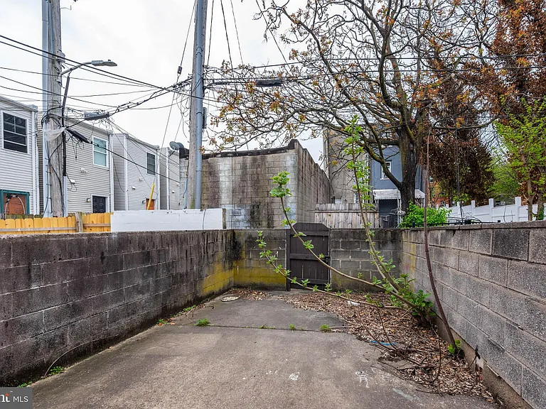 204 N Port St — Photo 17