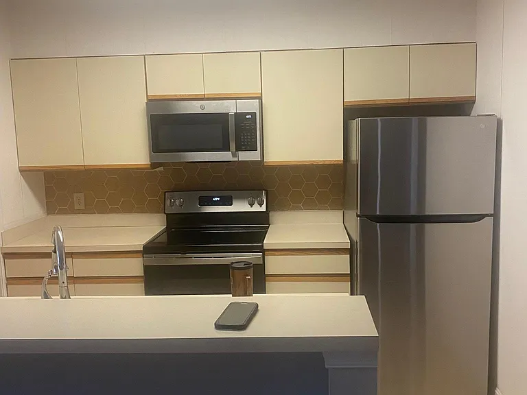 601 Christopher Dr — Photo 2