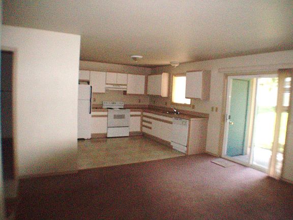Kitchen / Dining