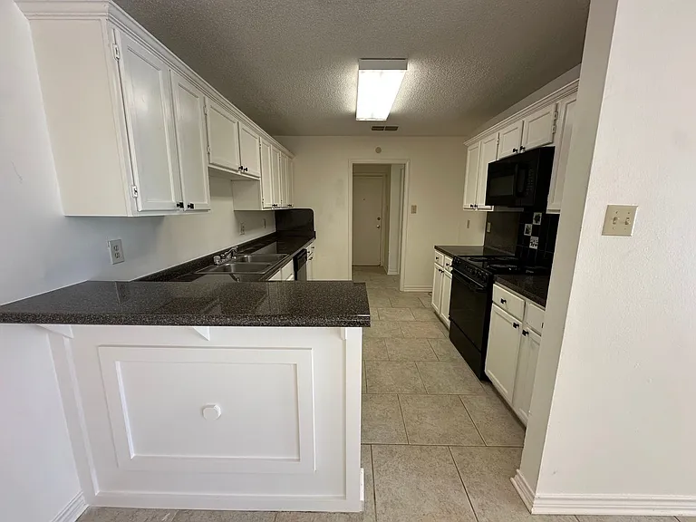 5885 Creek Side Cir — Photo 14