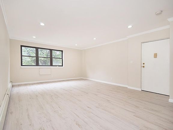 3rd image of 15321 78th St APT D