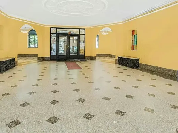 225 Bennett Avenue image 1 of 6