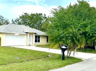 2455 SE Trail Ave, Port Saint Lucie, FL 34952