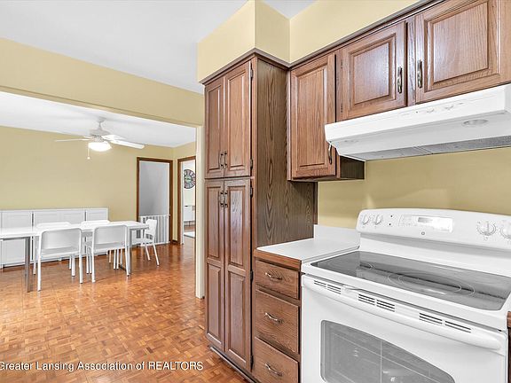 4th image of 6057 Harkson Dr