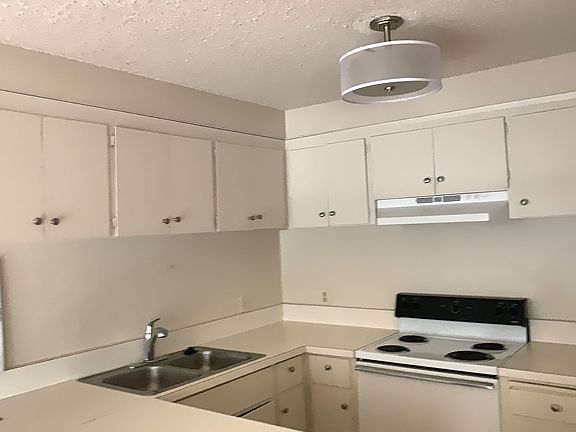 4th image of 1620 Neal Dow Ave APT 3