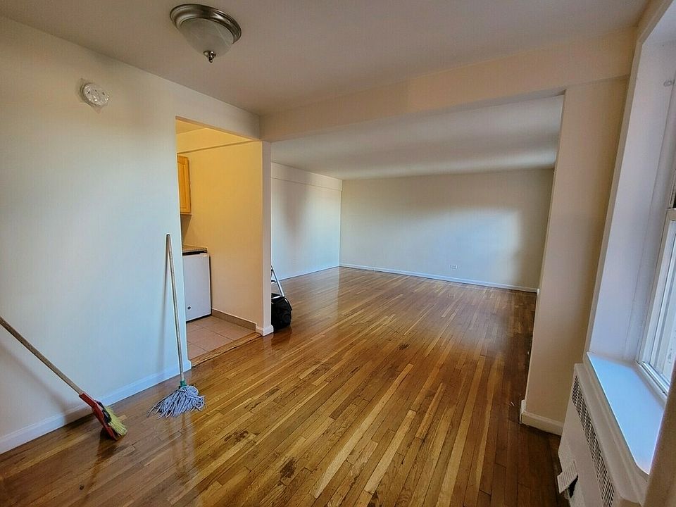 2nd image of 36-25 Parsons Blvd #6J
