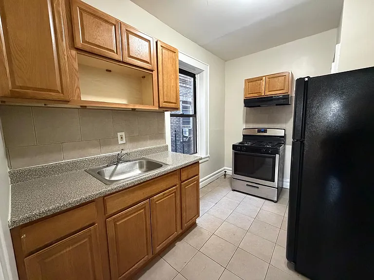 210 Roseville Ave — Photo 6