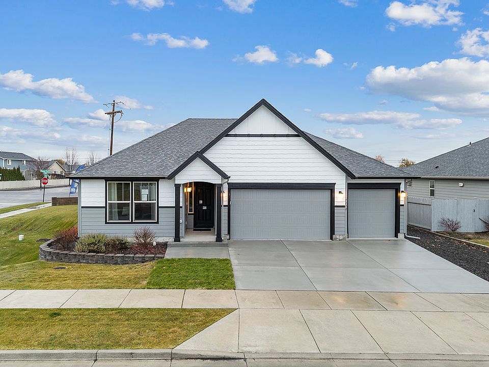 7112 S Harlow RD by Aho Construction