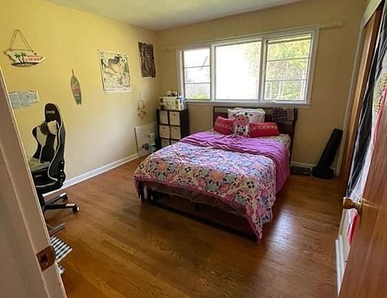 4th image of 221 Dorchester Ave