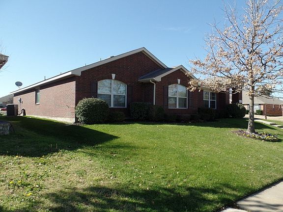 3rd image of 1673 Ambercrest Dr