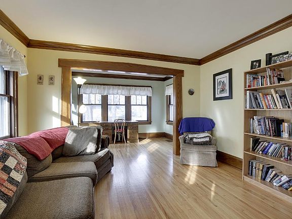 4th image of 4043 25th Ave S