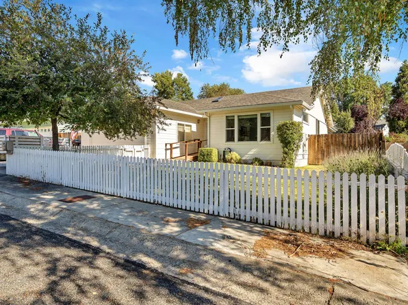 704 Cedar St, Yreka, CA 96097