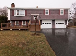 138 Wampanoag Dr, Portsmouth, RI 02871