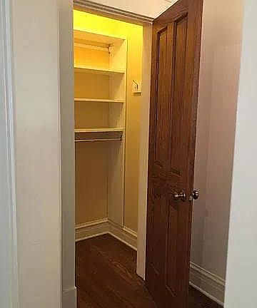 3rd image of 1453 W Thome Ave #1