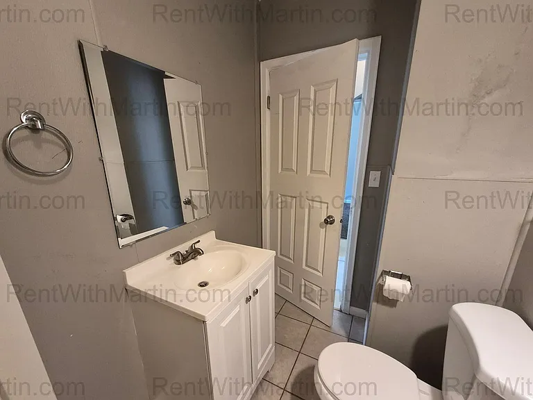 925 Hammond Ave — Photo 11