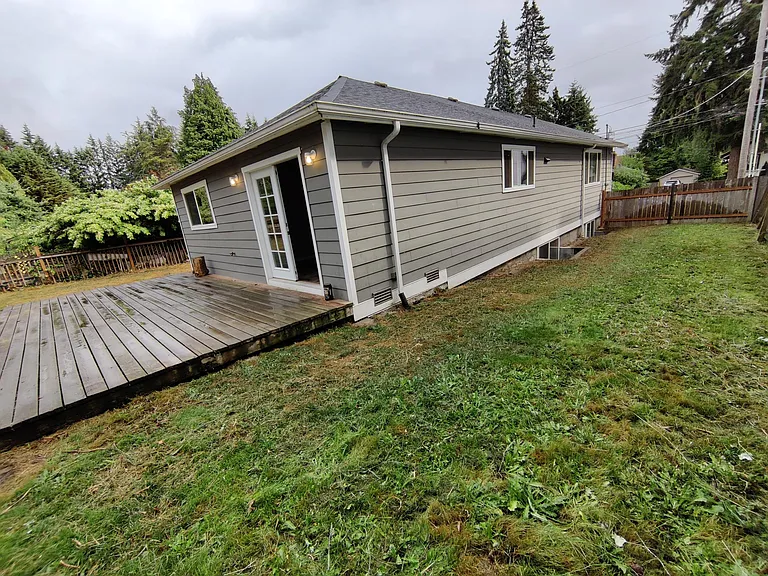 14721 32nd Ave NE — Photo 36