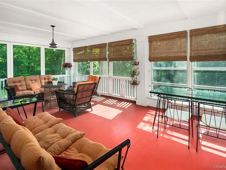 220 Croton Ave — Photo 28