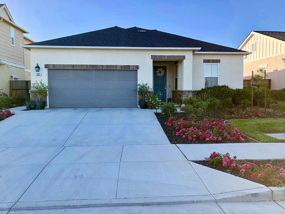 1st image of 835 San Pedro Ave